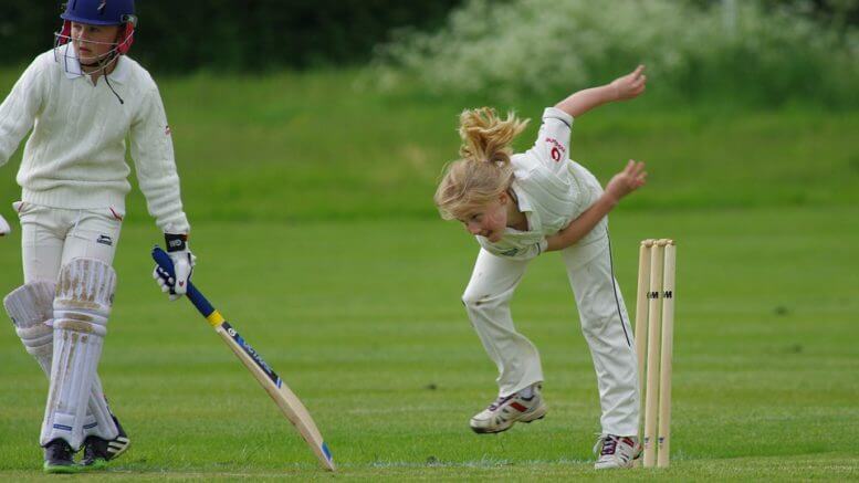 https://pixabay.com/photos/cricket-bowling-girl-junior-player-724620/