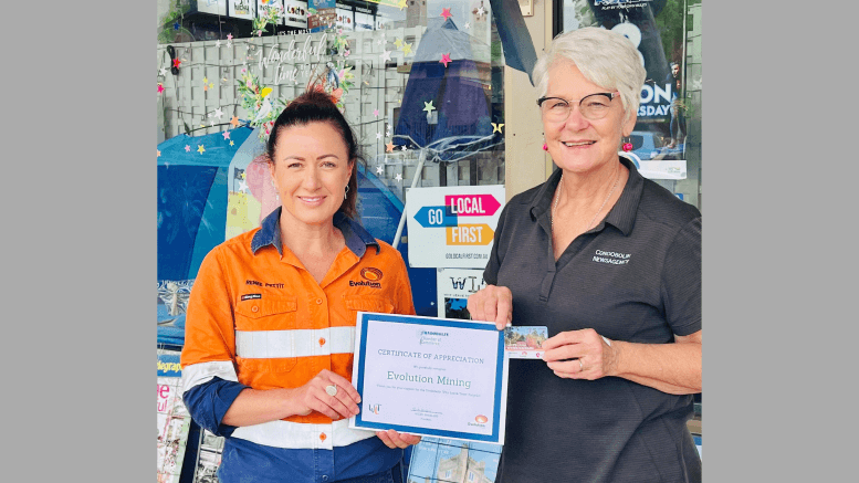 Vicki Hanlon (right), Chairperson of the Condobolin Chamber, presenting Renee Pettit from Evolution mining with a certificate of appreciation for their ongoing support of the Why Leave Town Program in Condobolin. Image Contributed.