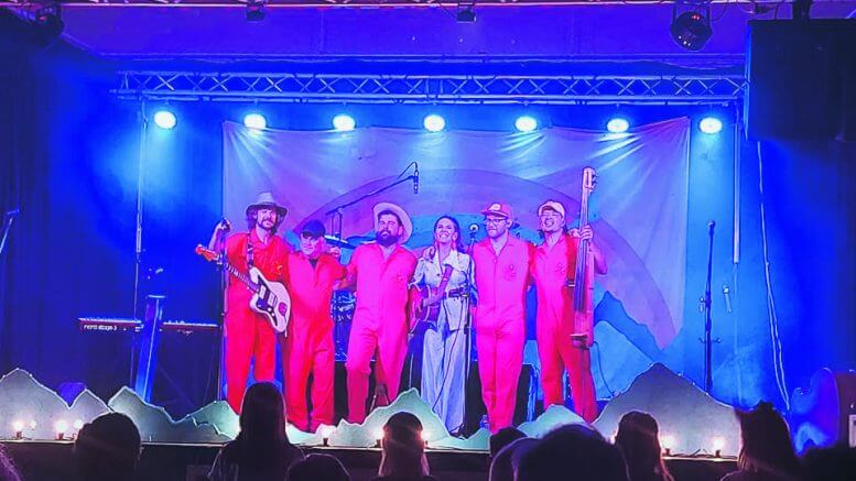 Fanny and the PrawnStars at the end of the night. Image Credits: Parkes Shire Councillor Marg Applebee’s Facebook Page.
