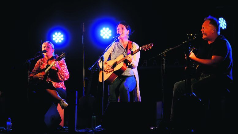 Greg's daughter, Pip Storer, Sara Storer and Greg Storer performing at Ivanhoe on the 25th March at Sahara Oval.
