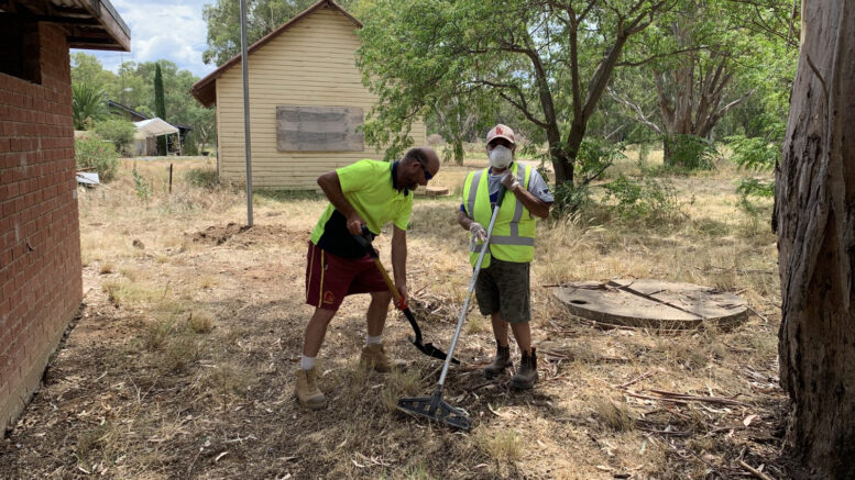 Work started with a clean up at Willow Bend, where Aboriginal workers are being employed and trained. Image Contributed.