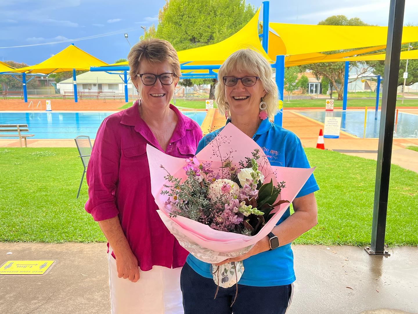 The Aqua Ladies presented Kathy Thorpe with a beautiful bunch of flowers, to show their appreciation of her (and husband Mark’s) efforts at the Condobolin Swimming Pool over the last 27 years. They also shared lunch and a delicious cake with the ladies. Image Credit: Condobolin Swimming Pool Facebook Page